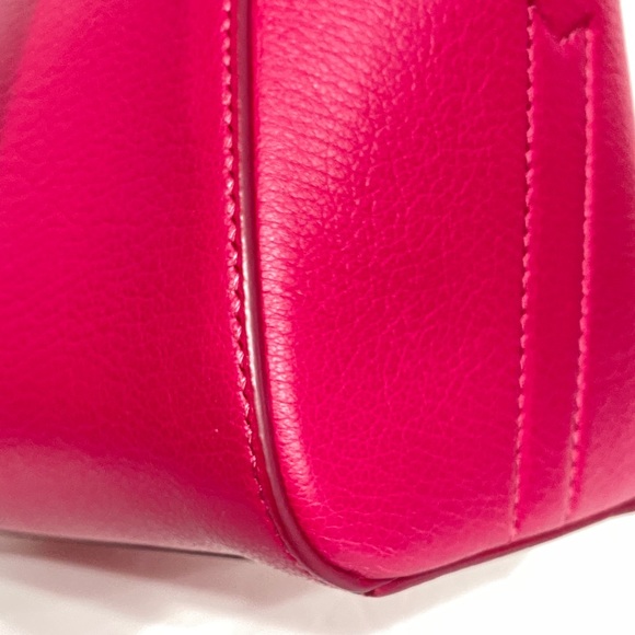 Givenchy
Antigona Leather Satchel - Picture 10 of 16